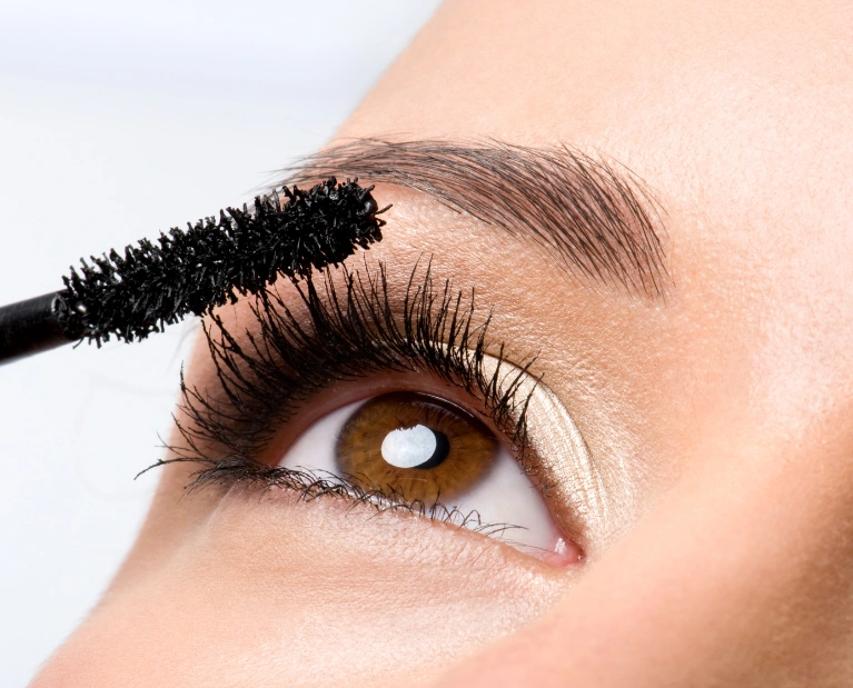 Eyelash extensions service