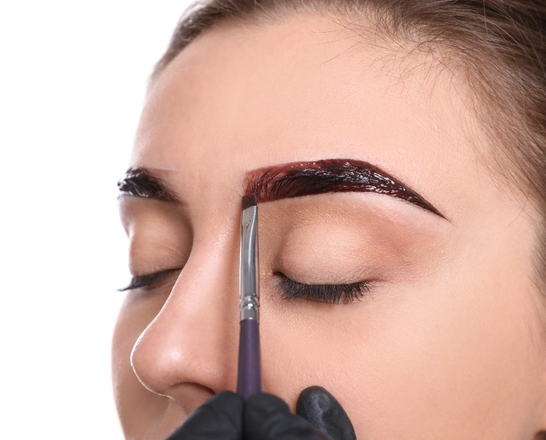 Henna tinting for eyebrows
